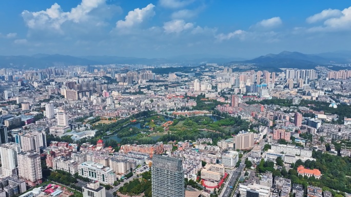 云南昆明翠湖公园航拍城市风景