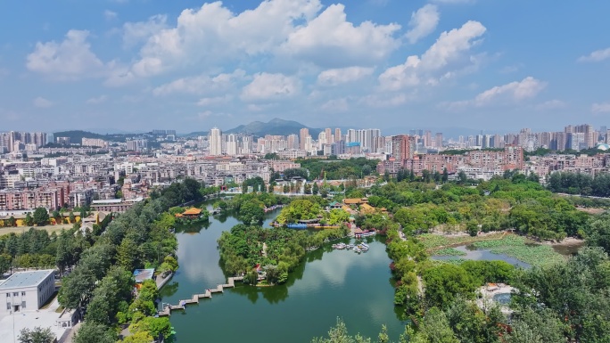 云南昆明翠湖公园航拍城市风景