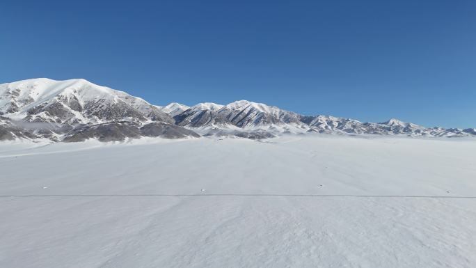 赛里木湖雪山航拍