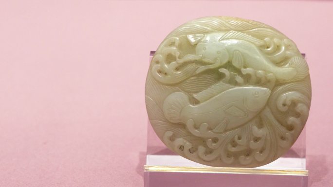 清代浮雕连年有余青玉如意吉子，杭州博物馆