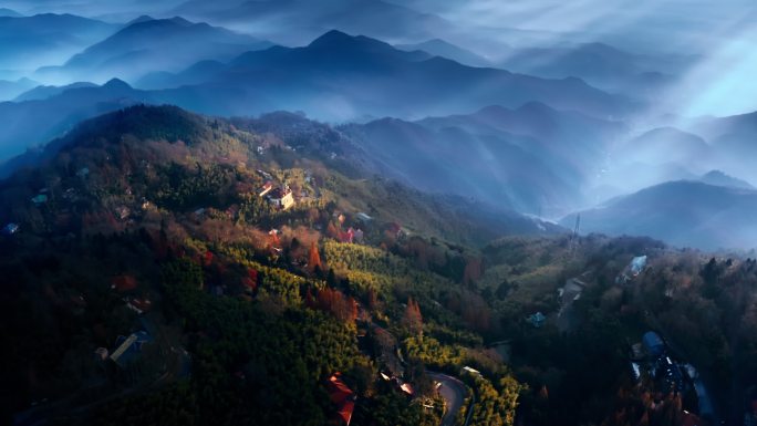 秋天蓝调江南浙江湖州莫干山山峦丁达尔航拍