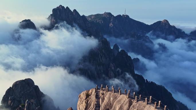 4K黄山云海航拍 黄山风景区天都峰鲫鱼背