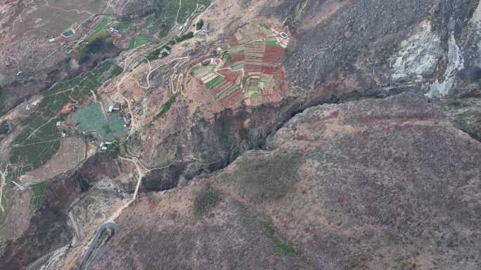 红石岩古地震遗址航拍