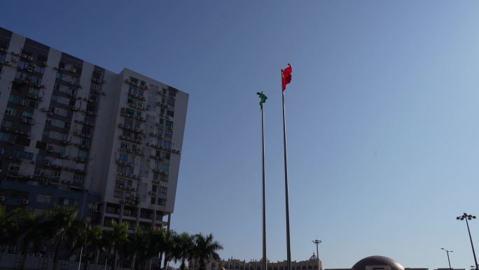 中国国旗与澳门区旗