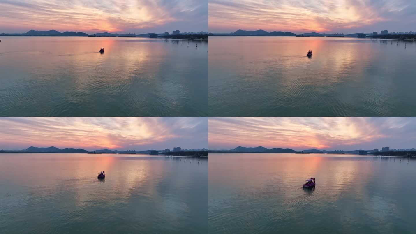 徐州市云龙湖风景区湖面夕阳下的游船
