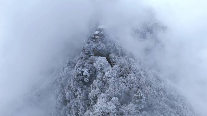 航拍秦岭雪景冬季雾凇4K空镜