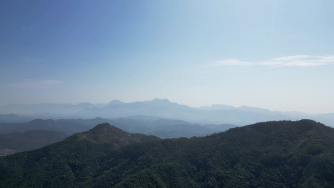 上午大山航拍拉镜头航拍