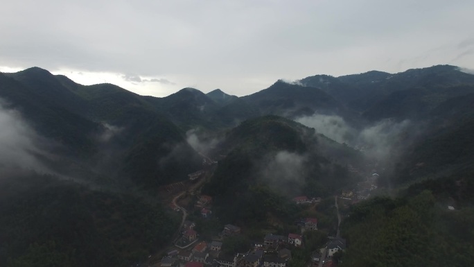 云雾山村航拍-山区农村