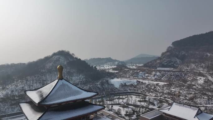 航拍襄阳博物馆新馆冬天雪景城市建筑风光