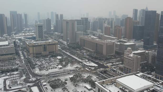 武汉市冻雨加暴雪 大量旅客滞留 汉口站