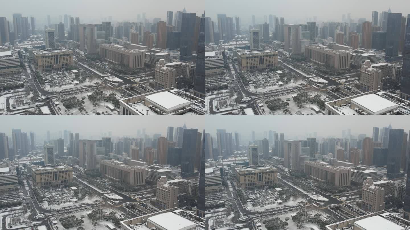 武汉市冻雨加暴雪 大量旅客滞留 汉口站