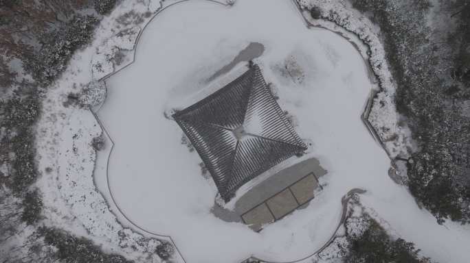 航拍威海市高区笔架山文体公园山顶凉亭雪景