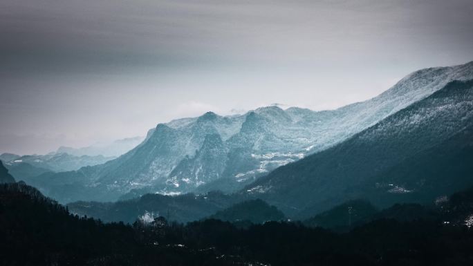 雾凇山区冬季森林延时摄影