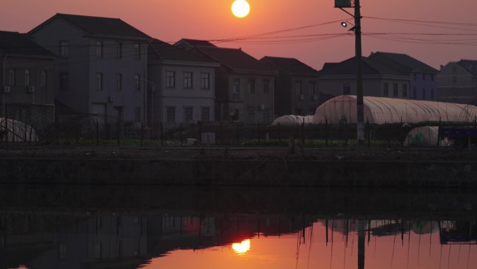 农村河边日落时分