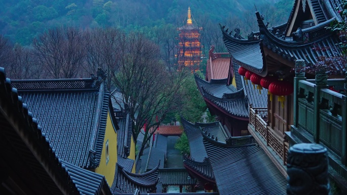 阴雨天杭州法喜讲寺的塔