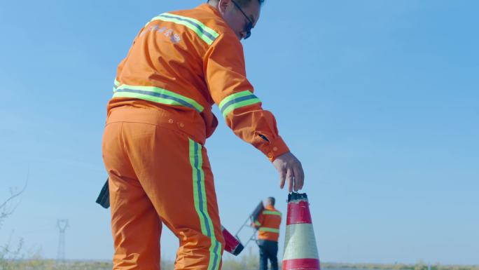 道路养护安装铁丝网慢动作