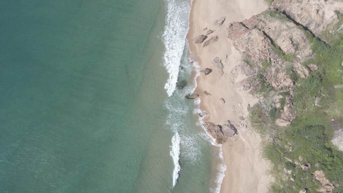 【4K】海岸线海浪碧水蓝天沿海公路航拍