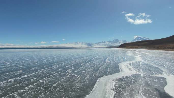 4K震撼西藏结冰湖面航拍风光