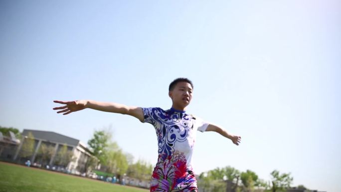 北京101中学 校园内学生才艺展示 体操