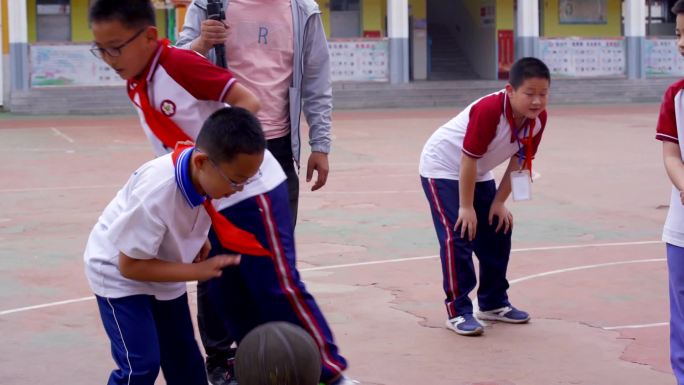 小学生课间活动