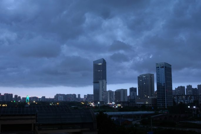 城市暴雨延时空镜头