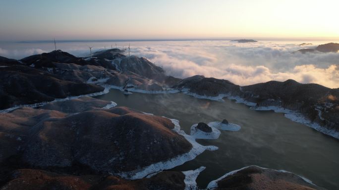 桂林全州天湖雪景平流雾