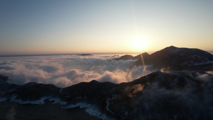 桂林全州天湖雪景平流雾