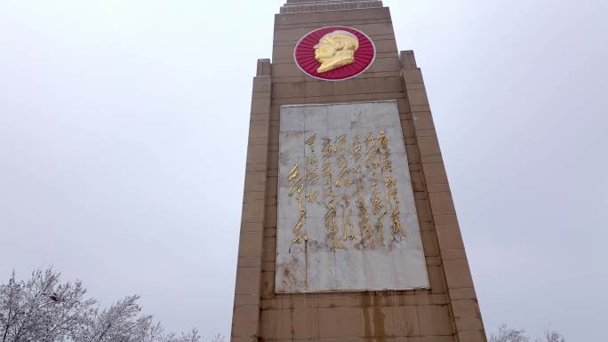 【航拍】武汉防汛纪念碑