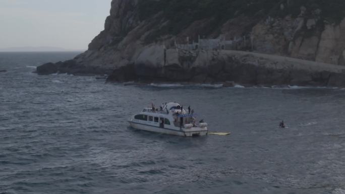 【4K】游艇和摩托艇在海洋上玩乐冲浪航拍
