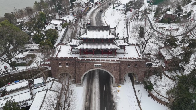 武汉航拍雪景古建筑铁门关晴川阁长江大桥