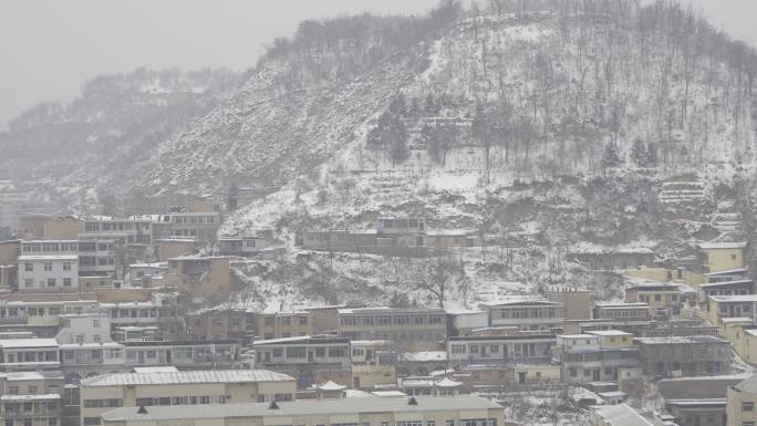 城中村雪景