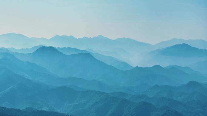 实景水墨山水，浙江千岛湖群山