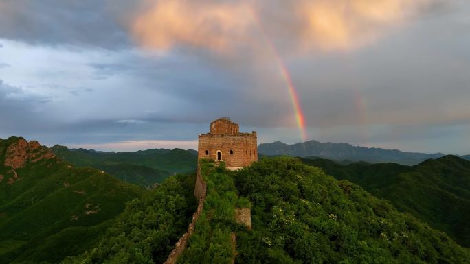 长城雨后惊现彩虹 4K航拍素材