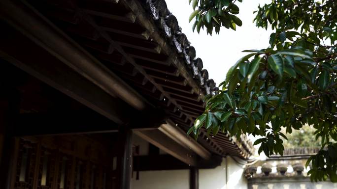 江南中式古典园林屋檐雨滴水滴