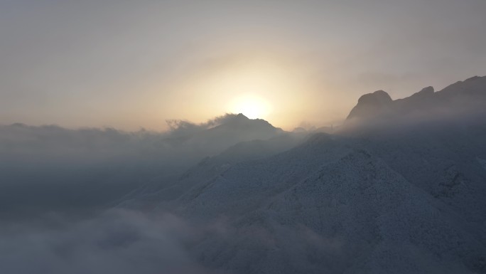 陕西西安秦岭山脉地标云海雪景航拍夕阳自然