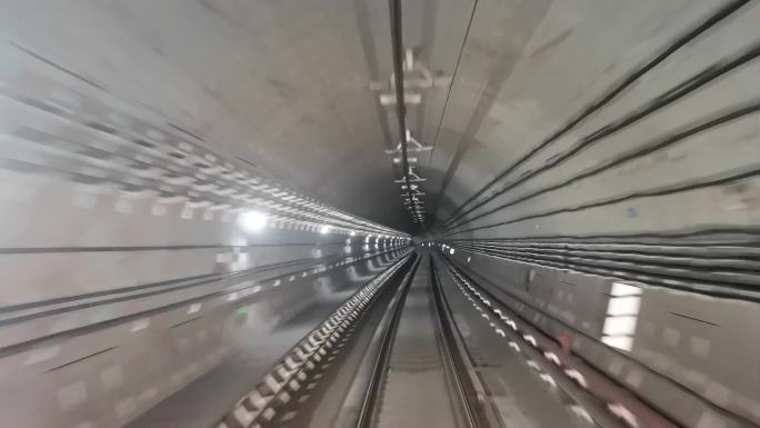 地铁隧道 地铁穿梭实时画面
