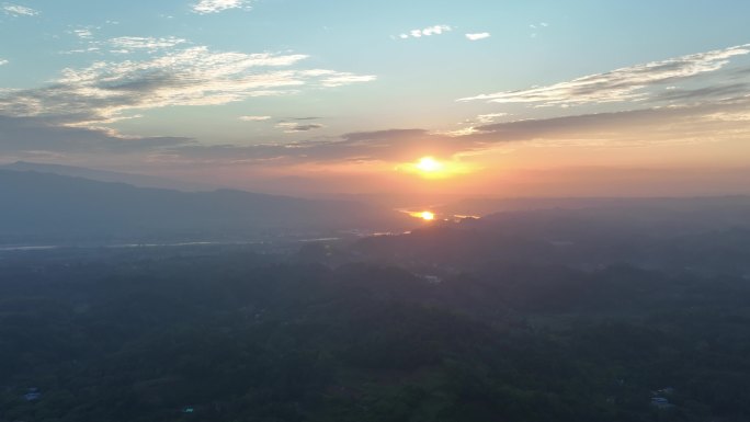 日出 河流