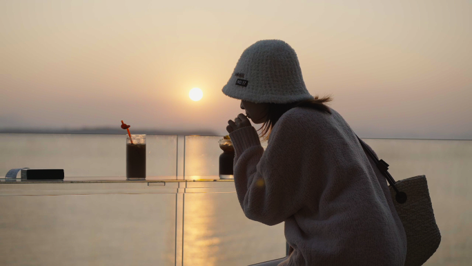 阳光海边文艺女生