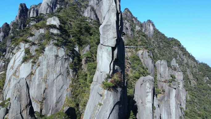 航拍江西三清山山顶的秀丽峰丛