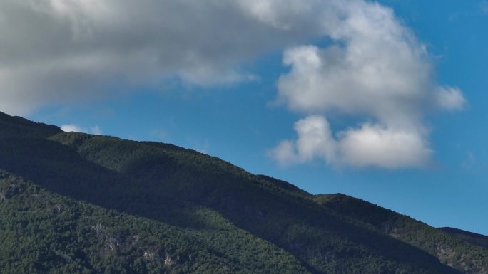 航拍延时山谷 白云流动 山川 高山