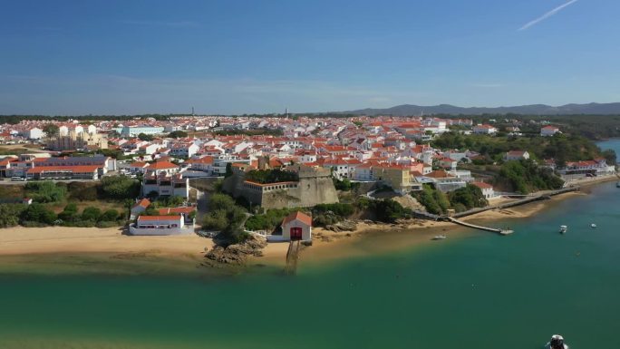 在Villa Nova De Milfontes城堡的景色，葡萄牙