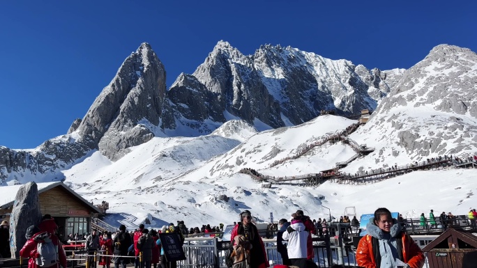 云南丽江玉龙雪山冰川公园风光