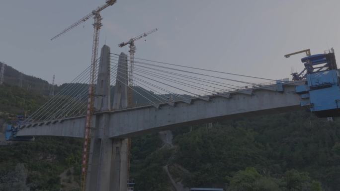中铁七局山中施工 修高架桥