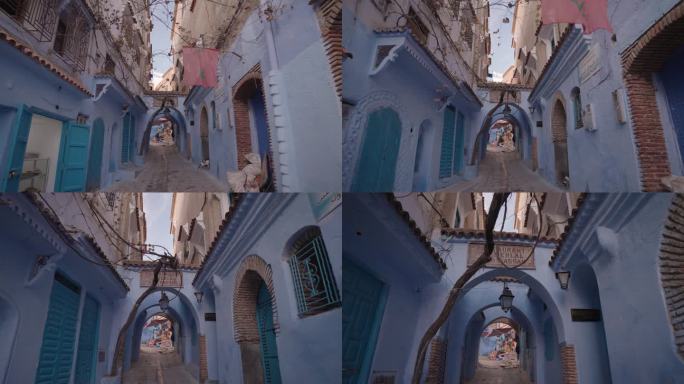 摩洛哥国旗在Chefchaouen Chaouen，蓝色珍珠城摩洛哥