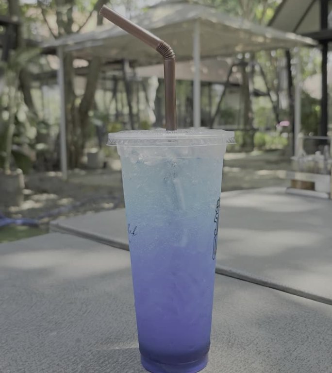 蓝色夏威夷意大利汽水。
