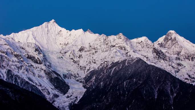 日照金山