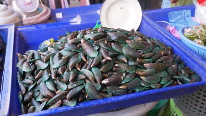 泰国食品市场的蛤蜊特写镜头