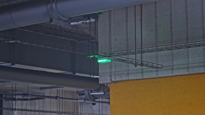 停车场自动停车位占用天花板传感器指示灯闪烁脉冲绿色led