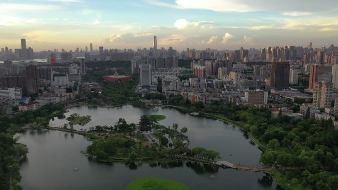 武汉市武昌紫阳公园与绿地中心天际线