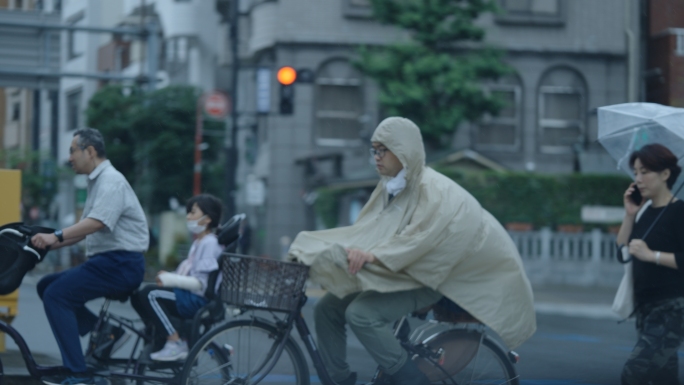 （4k-log）日本下雨街头马路打伞人群